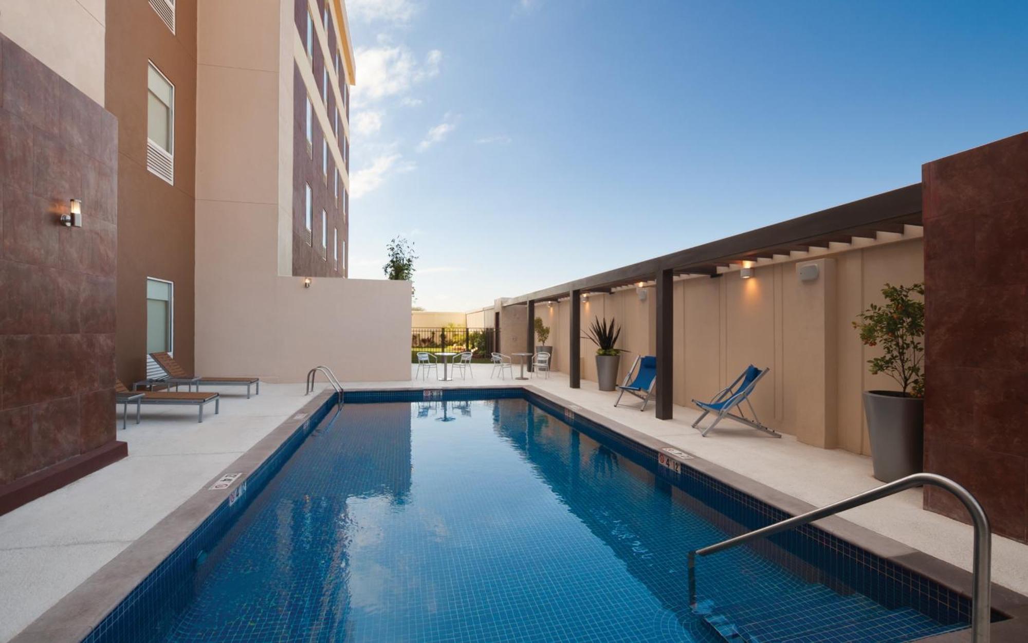 Home2 Suites By Hilton วินเทอร์การ์เดน ภายนอก รูปภาพ